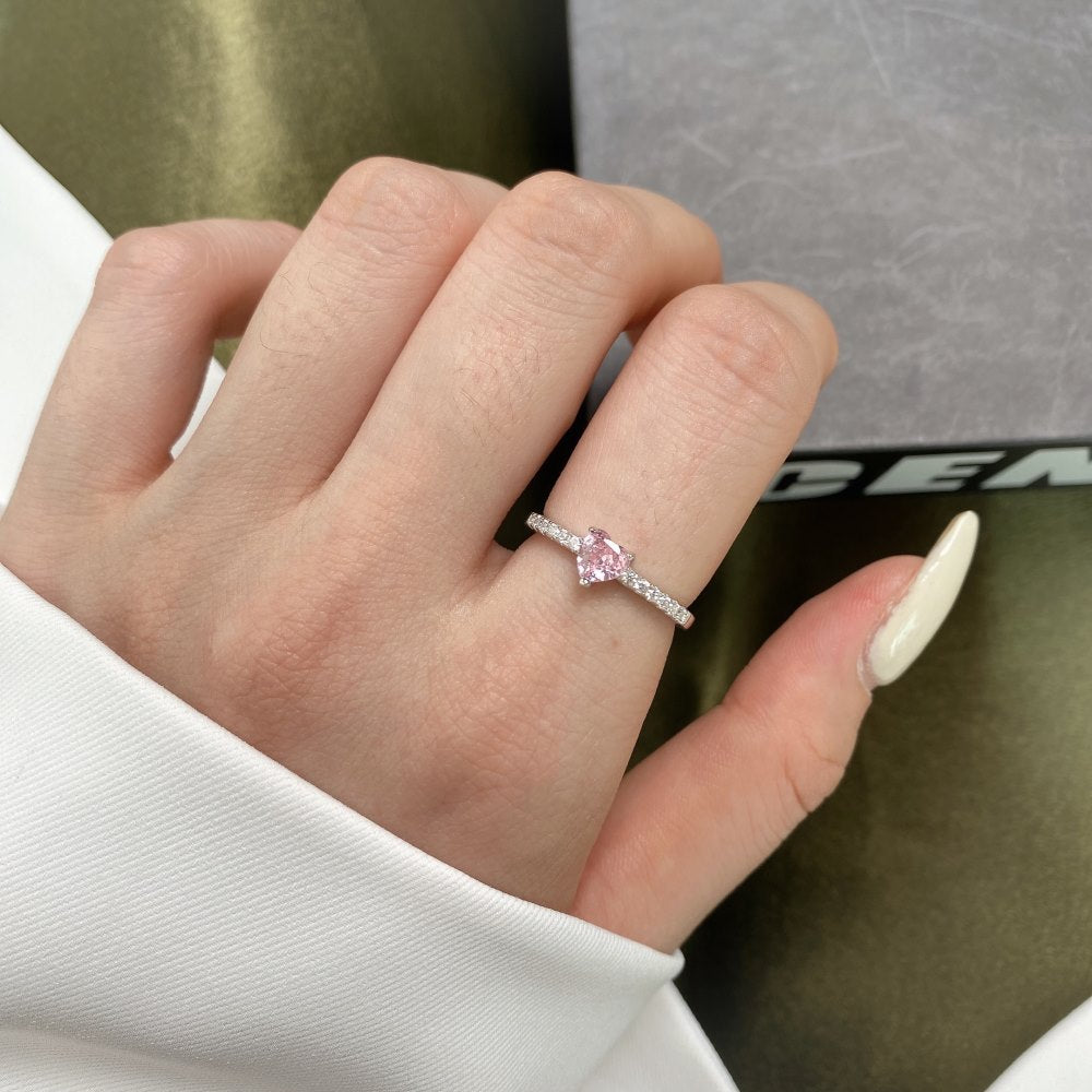 anillo con piedra corazon rosada, anillo delicado, anillo de plata, anillo plateado, anillo de compromiso, anillo con piedras