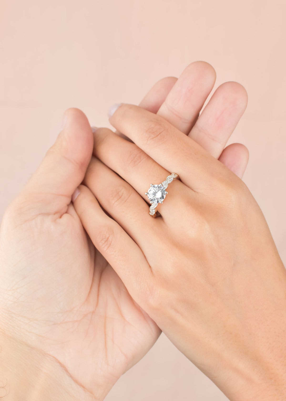 anillo de plata con piedras, anillo de compromiso, anillo de promesa, anillo de plata, anillo con diamantes, anillo de pareja, anillo de mujer, anillo con piedras