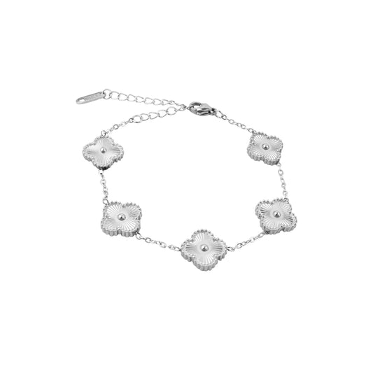 Pulsera de tréboles en tendencia en tono plateado